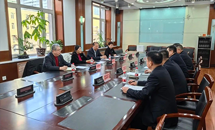 凯发k8国际董事长胡晓萍、总裁芦传有赴黑龙江省药品监督管理局座谈交流